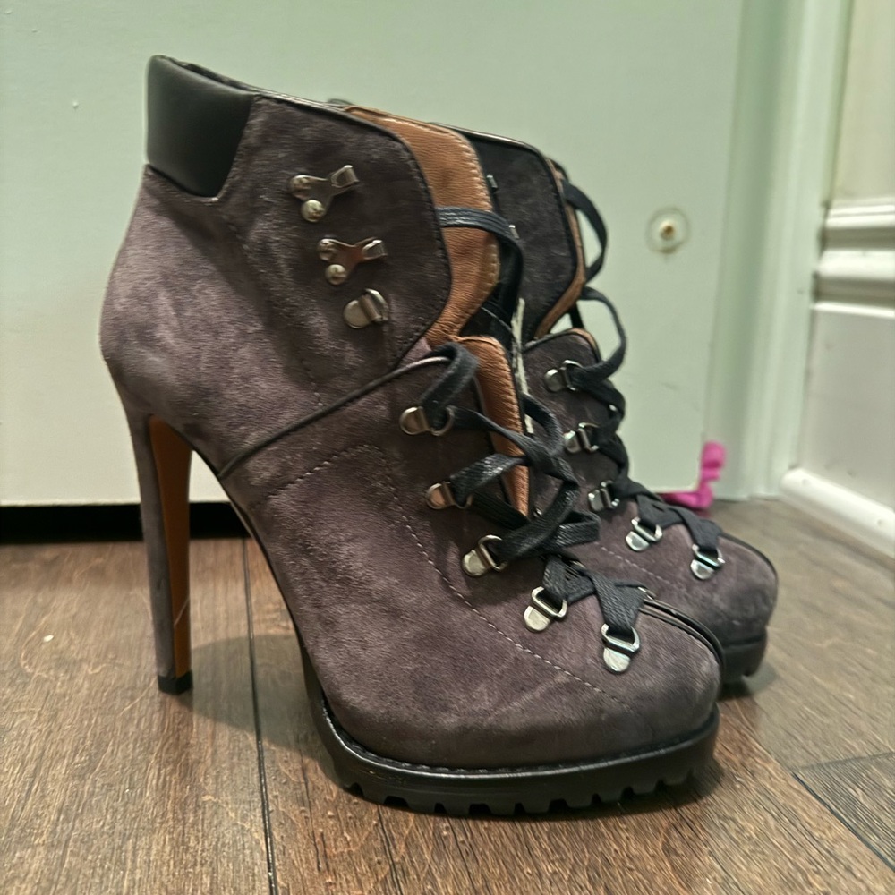 BNWOB ALAIA boots
